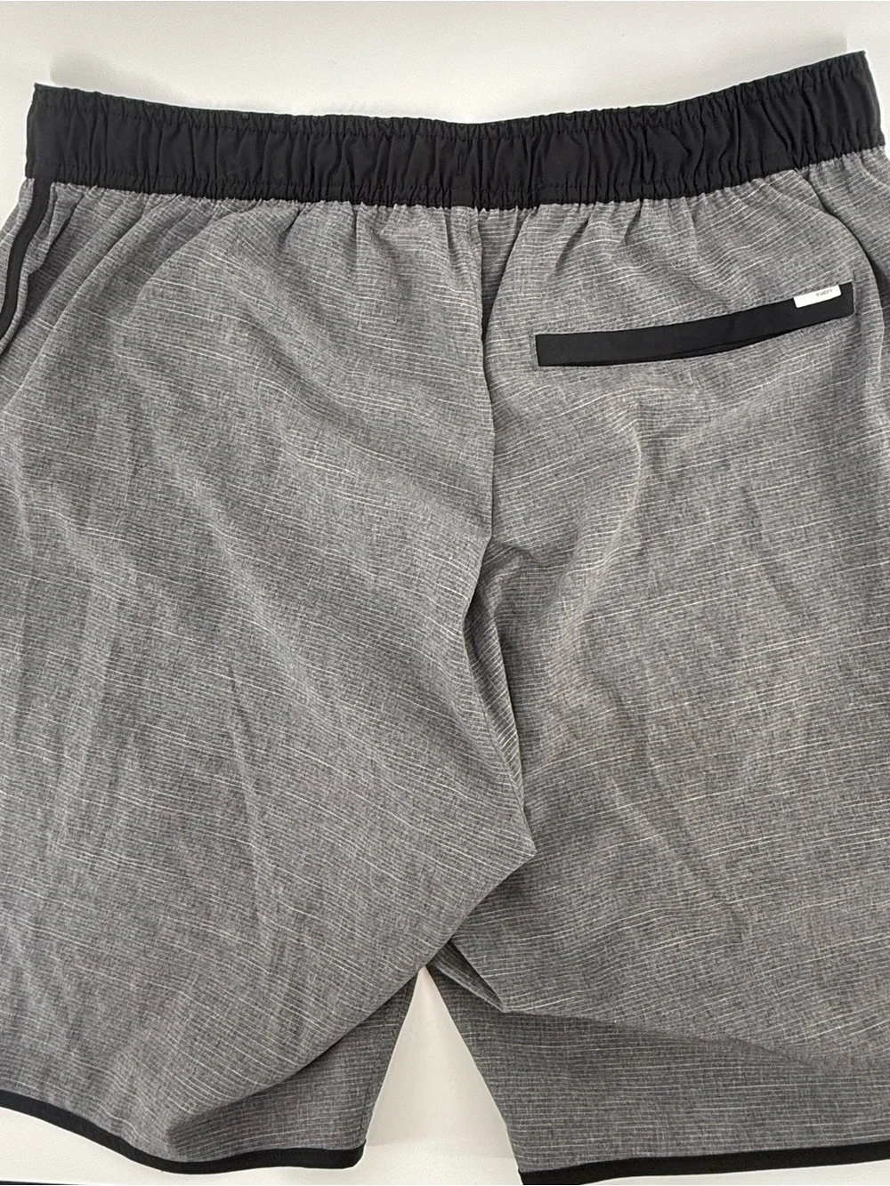 Vuori Bank Shorts Mens Large Gray Hybrid Drawstring Pocket Stretch Performance